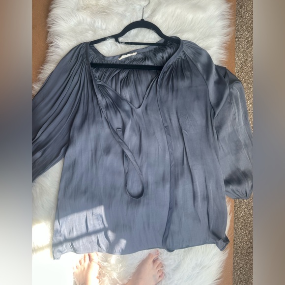 Silk grey blouse size small - Picture 2 of 6